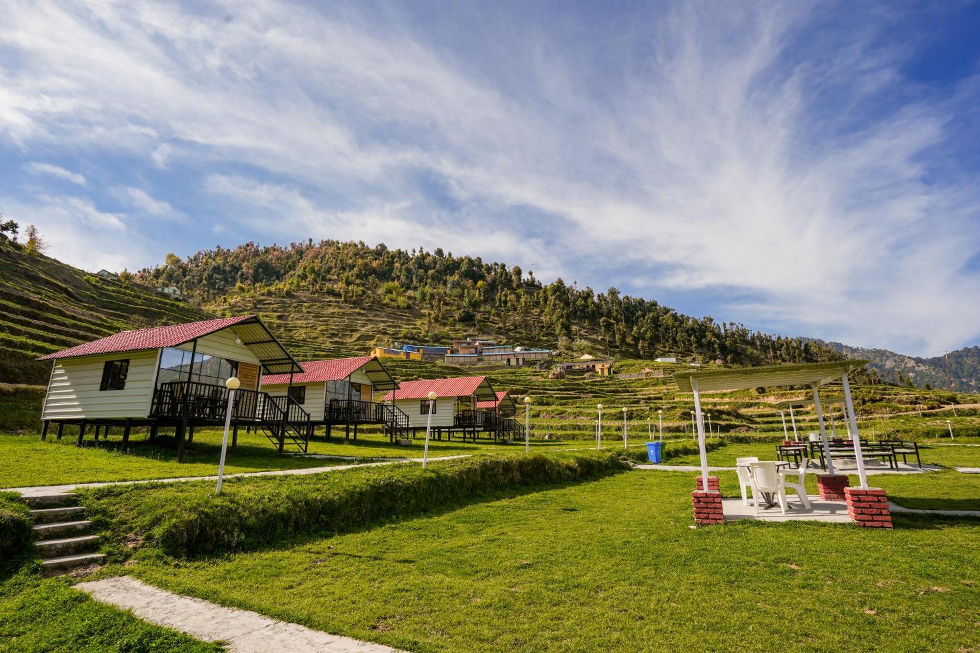 The Hillside Cottages Kanatal Ngoại thất bức ảnh