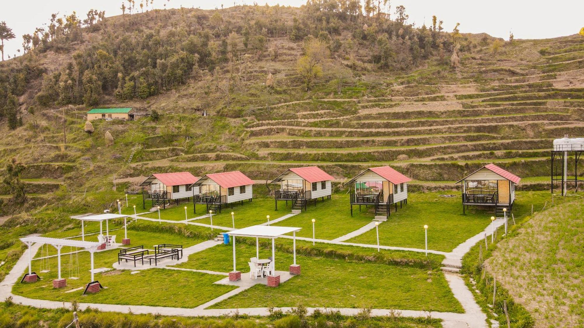 The Hillside Cottages Kanatal Ngoại thất bức ảnh