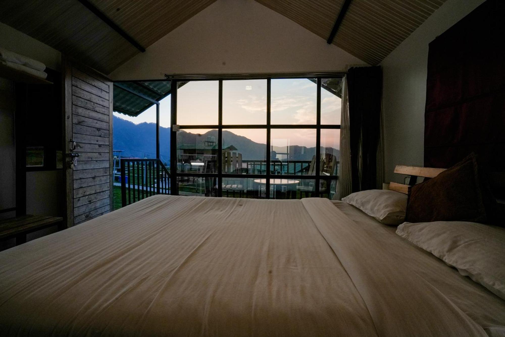 The Hillside Cottages Kanatal Ngoại thất bức ảnh